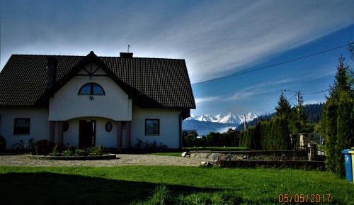 Standard Twin Room with Mountain View