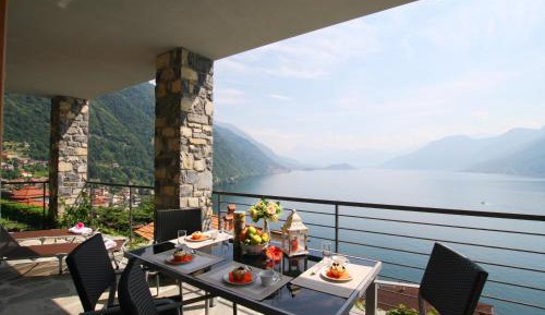 Apartment with Lake View