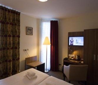 Standard Twin Room with Shower