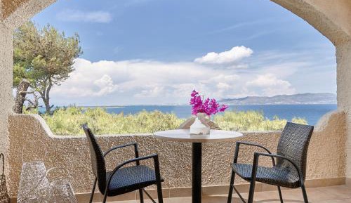 Double or Twin Room with Sea View