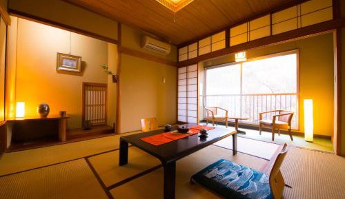 Japanese-Style Twin Room with Private Bathroom