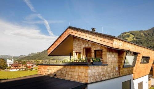 Chalet with Outdoor Sauna
