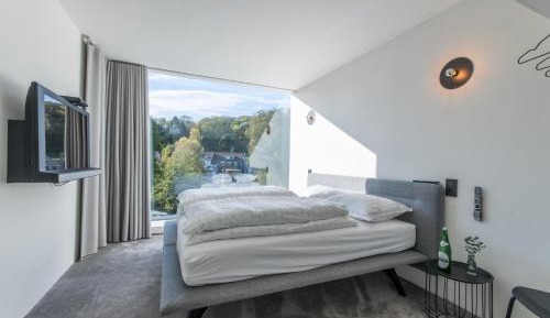 Suite with Garden View