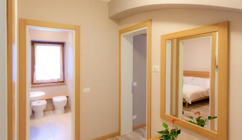 One-Bedroom Apartment with Lake View (4 Adults) int. 1