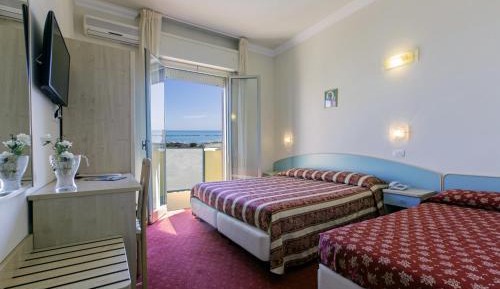 Triple Room with Sea View