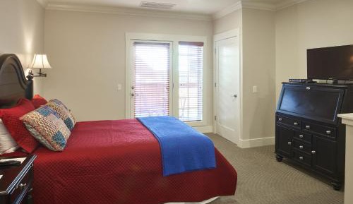 Deluxe Queen Room