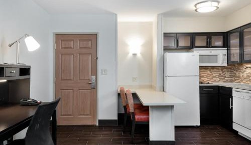 One-Bedroom Suite with Two Full Beds - Non-Smoking