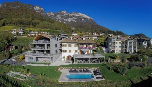 One-Bedroom Apartment (2 Adults)