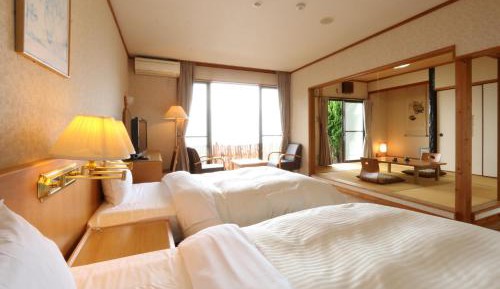 Family Room with Tatami Area and Sea View