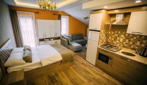 Deluxe King Studio with Balcony