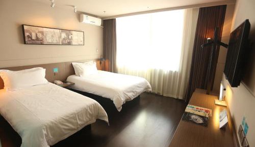 Standard Twin Room B