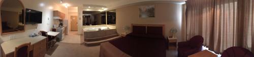 King Room with Spa Bath