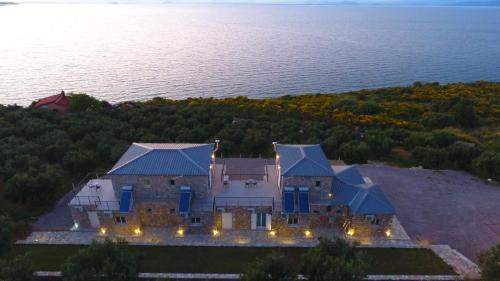 Villa - Beach Front