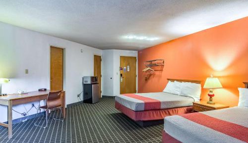 Deluxe Queen Room with Two Queen Beds - Non-Smoking