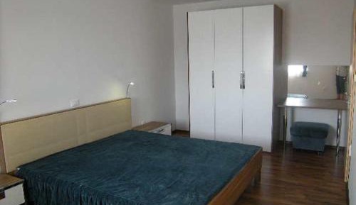 One-Bedroom Apartment with Balcony