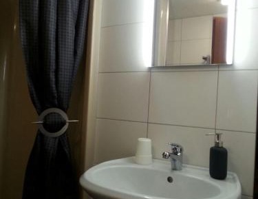 Apartment with Shower