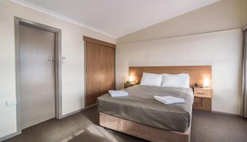 Standard Queen Room