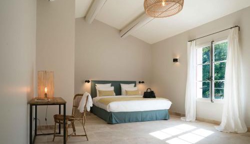 Deluxe King Suite