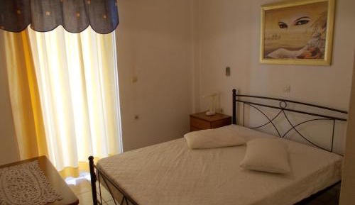 One-Bedroom Apartment (2 Adults + 2 Children)