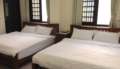 Quadruple Room with Private Bathroom