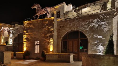 Superior Cave Suite 