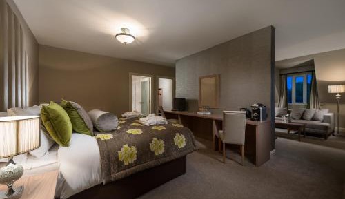 Moet Suite