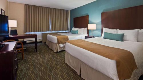 Queen Room with Two Queen Beds - Non-Smoking