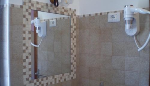 Twin Room with Private Bathroom