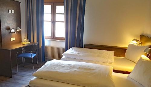 Double or Twin Room with Bathroom