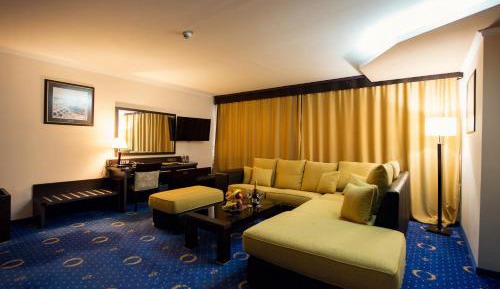 Deluxe Suite