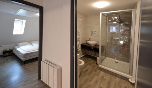 Holiday Home with Castle and Fountain Views (4-5 People)
