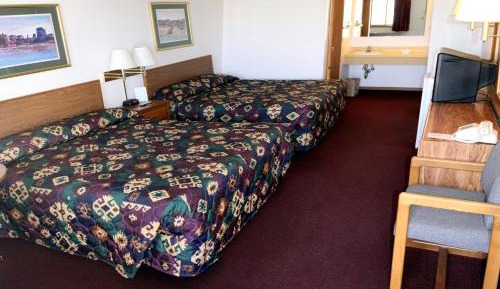 Queen Room with Two Queen Beds - Non-Smoking