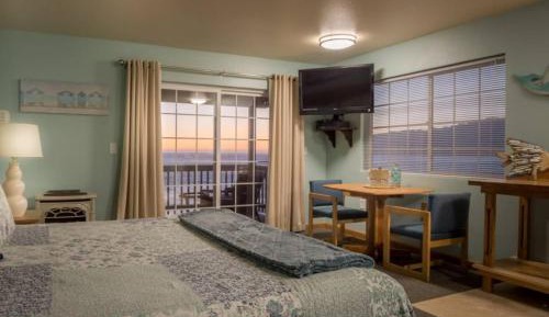 Deluxe Suite with Sea View