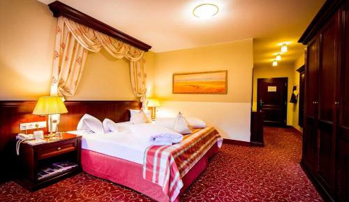 Superior Suite with Mountain View