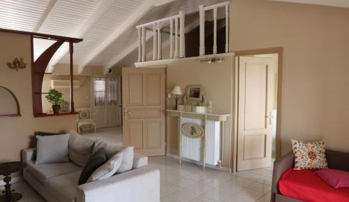 Family One-Bedroom Apartment  - Attic with Sea view