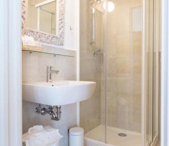 Deluxe Double or Twin Room with Balcony