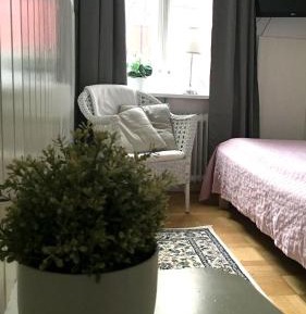 Single Room with Shared Bathroom