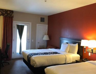2 Queen Beds Accessible Non-Smoking