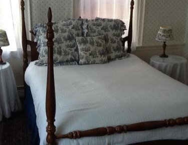 Standard Queen Room
