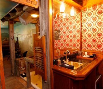 Queen Room - Wild West Theme