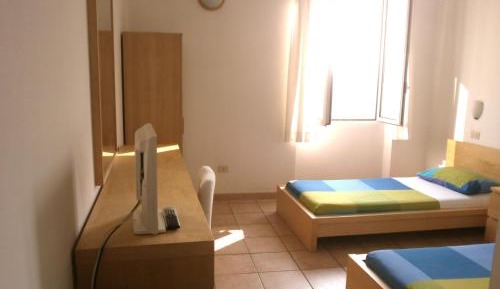 One-Bedroom Apartment (3 Adults)