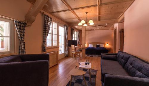 Suite with Mountain View