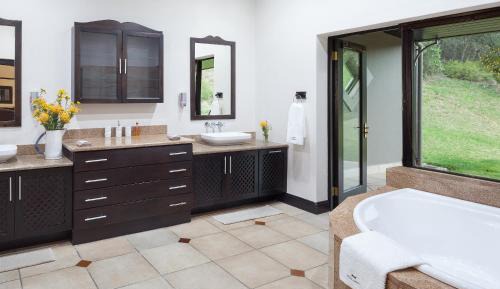 King Room with Mountain View