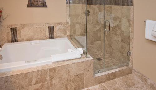 Deluxe Four-Bedroom Apartment