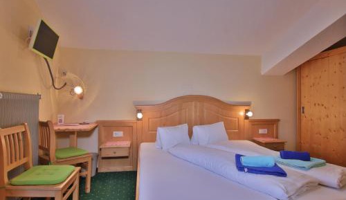 Double Room with Balcony 11 