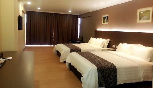 Deluxe Family Room