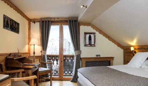 Superior Room with Balcony -Mountain View