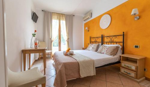 Double or Twin Room with Lake View
