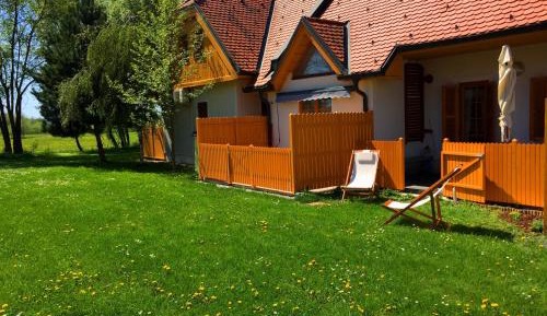 Apartment with Garden View