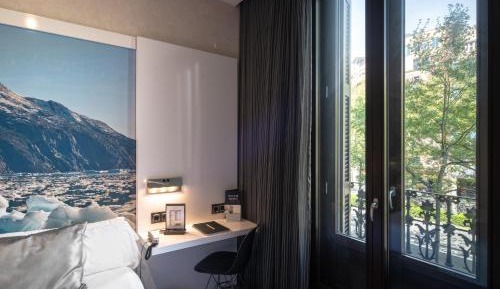 Double Room with View